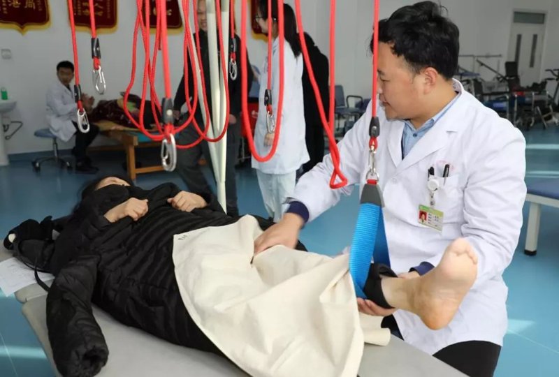 深度研究类：解析《外科风云》中的医疗伦理与手术技术
